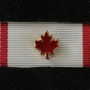 Médaille du service opérationnel – HUMANITAS (OSM-HUM) avec feuille rouge